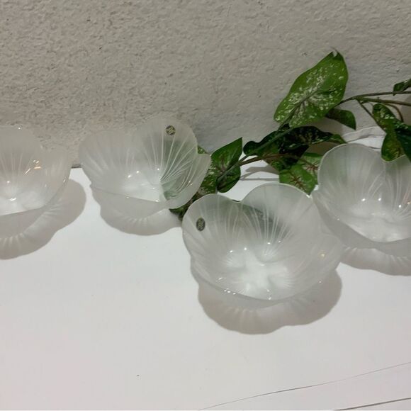 New Vintage 1980s Mikasa Frosted Scallop Shell 6" Salad Bowl Set of 4 G11 - Picture 2 of 9